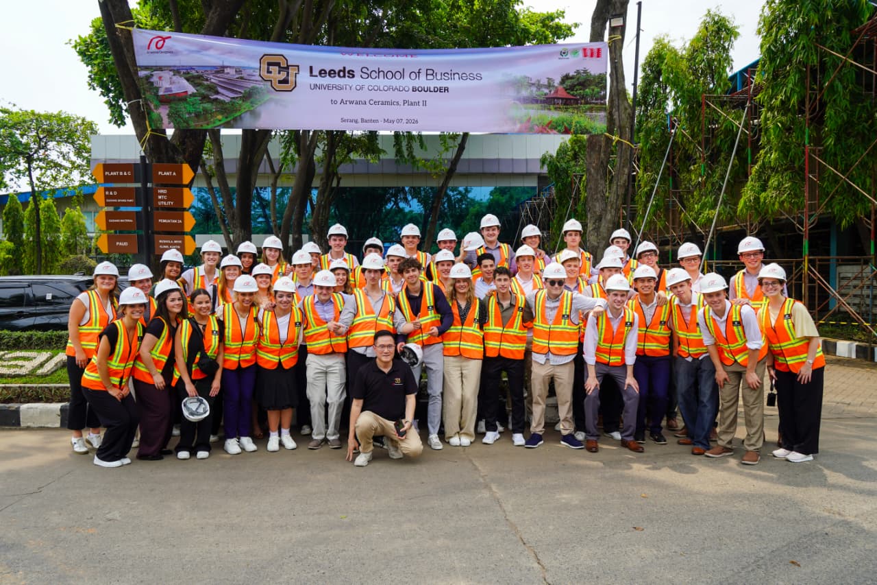University of Colorado Boulder Leeds School of Business Visits Arwana Ceramics' Plant II.