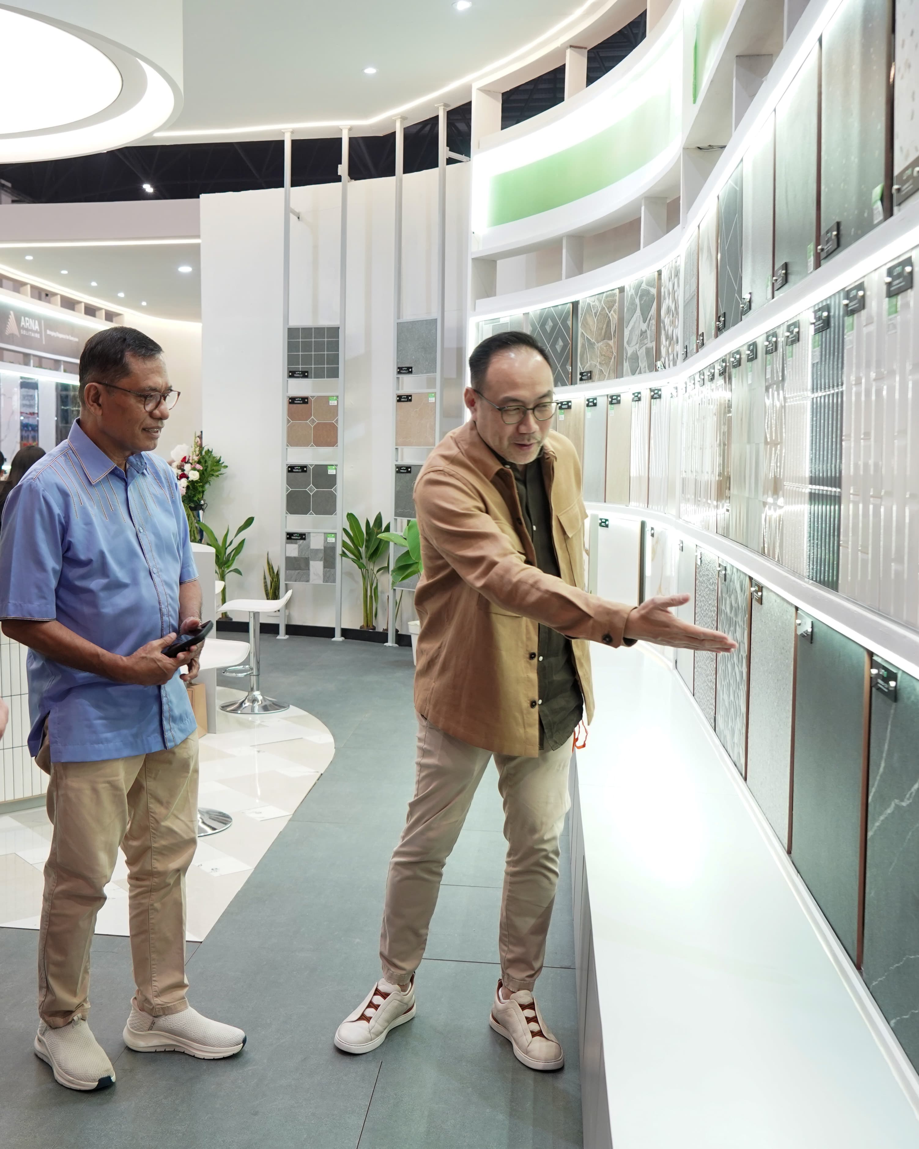 Arwana Ceramics participates in KERAMIKA Indonesia 2026 with ARNA and UNO booths.