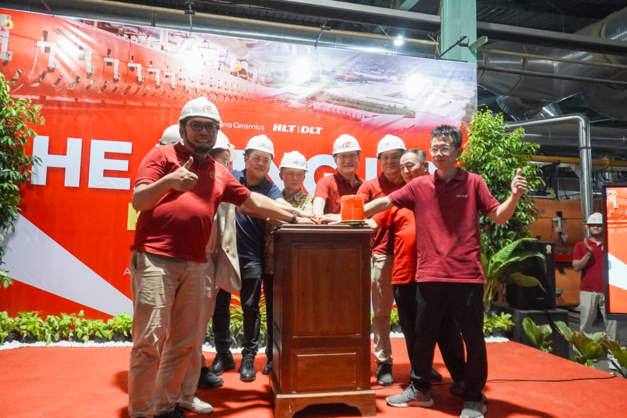 Heating up, kiln ignition ceremony, new kiln, kiln replacement, production efficiency, Plant V, Plant 5A, Arwana Ceramics, PT Arwana Citramulia Tbk.