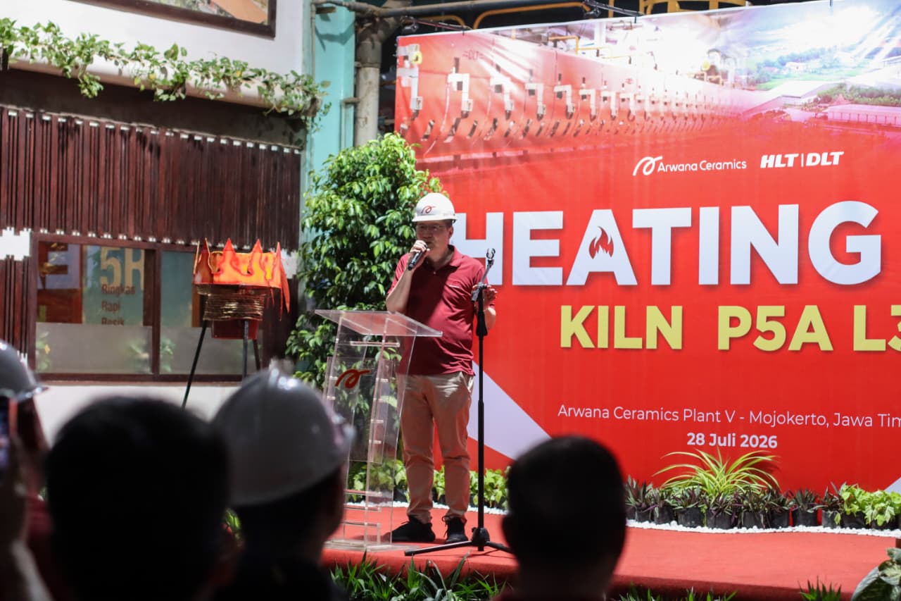 Heating up, kiln ignition ceremony, new kiln, kiln replacement, production efficiency, Plant V, Plant 5A, Arwana Ceramics, PT Arwana Citramulia Tbk.