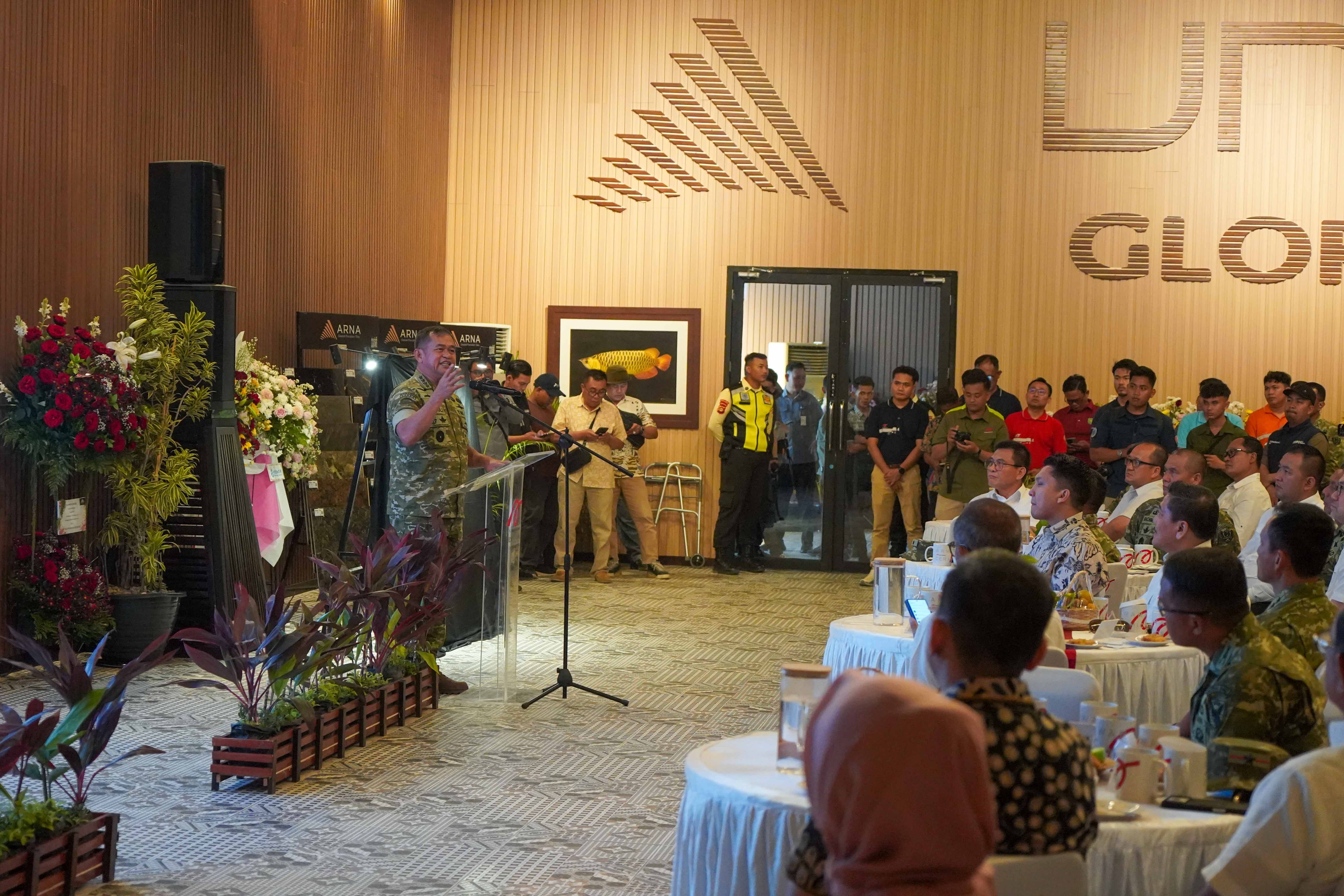 Peresmian pabrik PT Arwana Citramulia Tbk, PT Arwana Anugerah Keramik, Plant 4D, KSAD Jenderal TNI Maruli Simanjuntak, Sumatera Selatan.