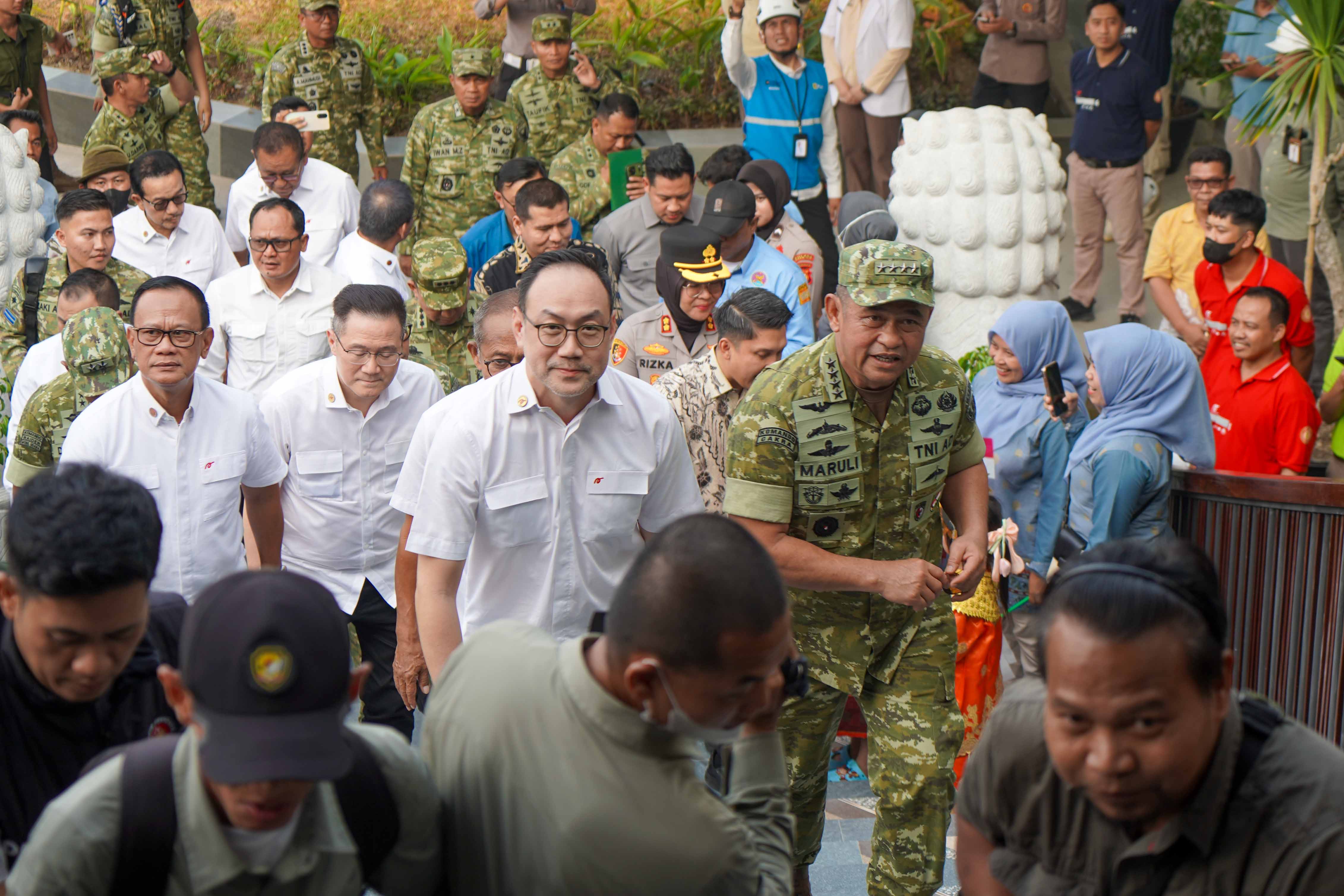 Peresmian pabrik PT Arwana Citramulia Tbk, PT Arwana Anugerah Keramik, Plant 4D, KSAD Jenderal TNI Maruli Simanjuntak, Sumatera Selatan.